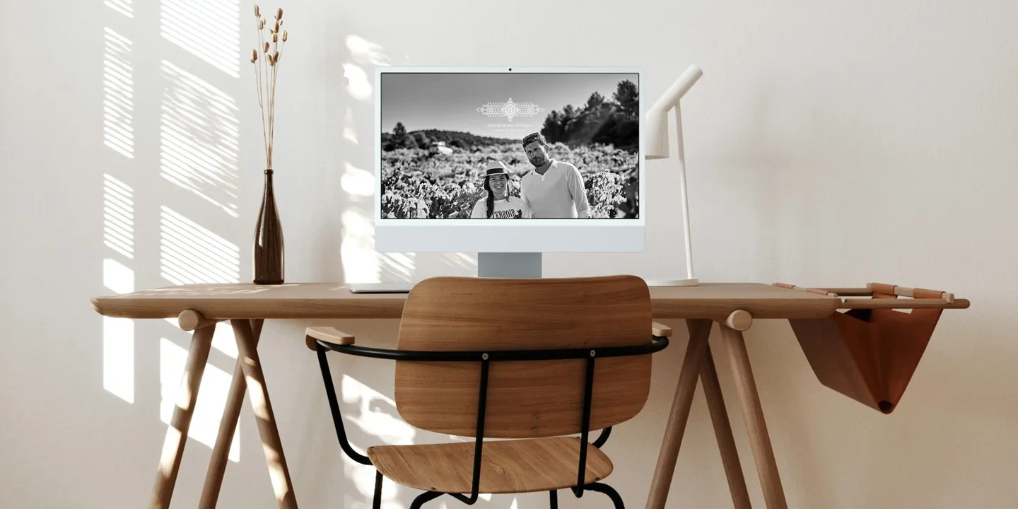 Terroir sense fronteres homepage imac desk mockup